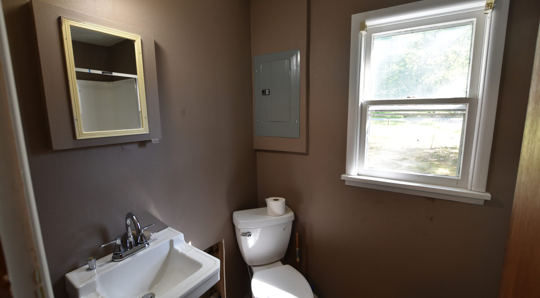 N3069 Lake Dr Ellickson Agency